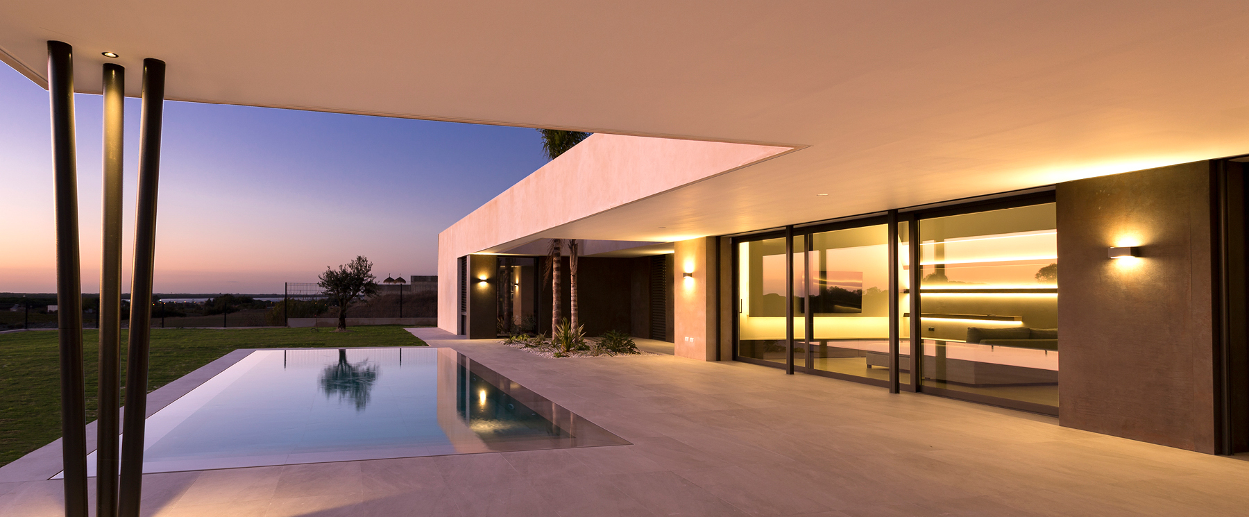 PRIVATE VILLA Lighting projects | PIL Middle East